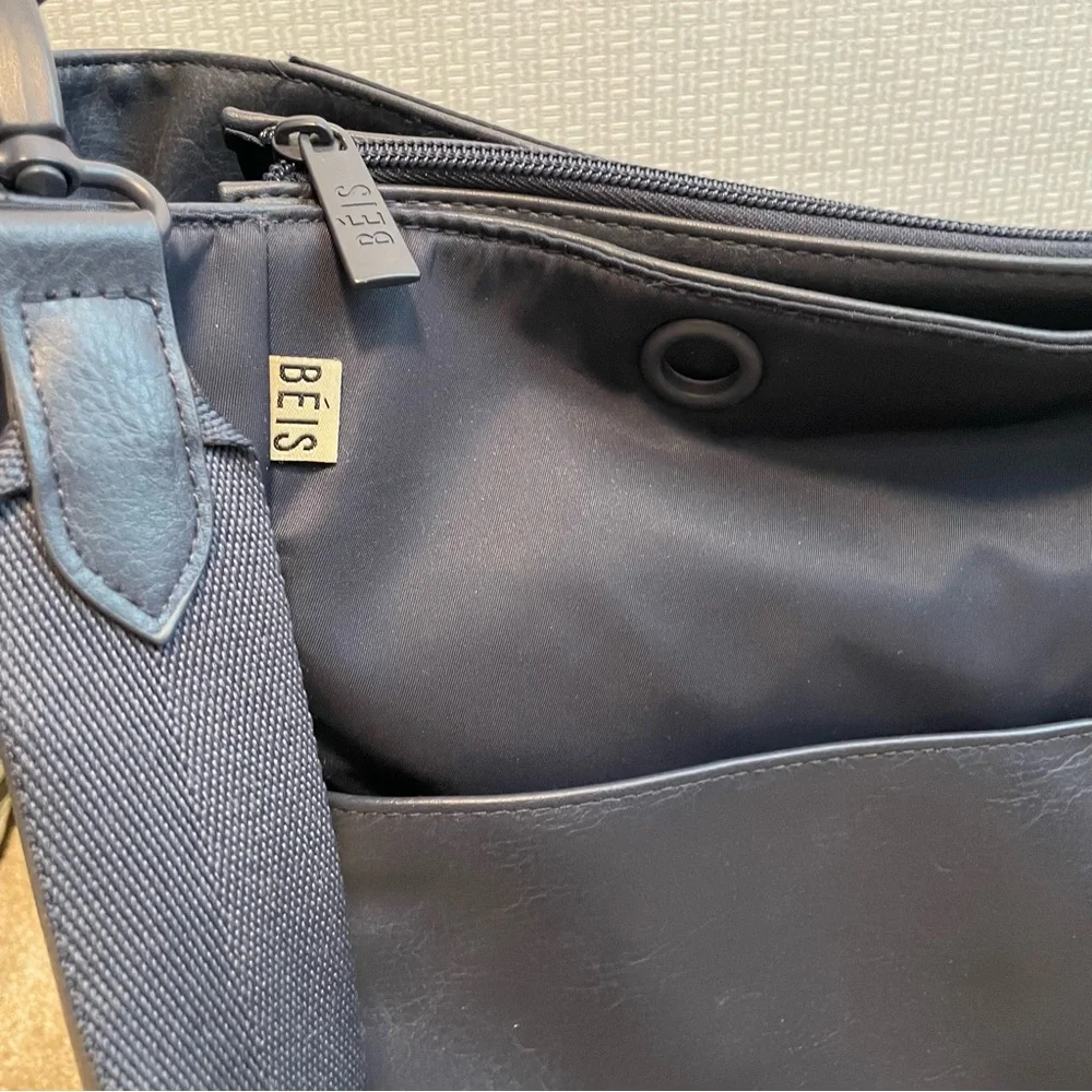 BÉIS The Diaper Bag in Navy